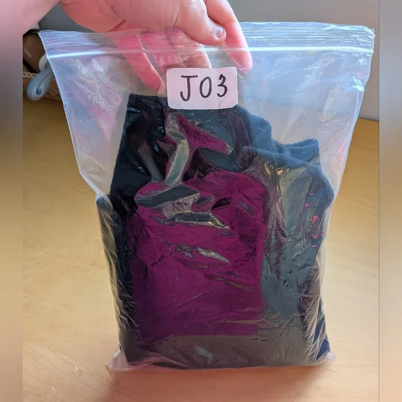 UNIQLO Black Crewneck Women Size XS 100% Wool Long Sleeve - Picture 9 of 9